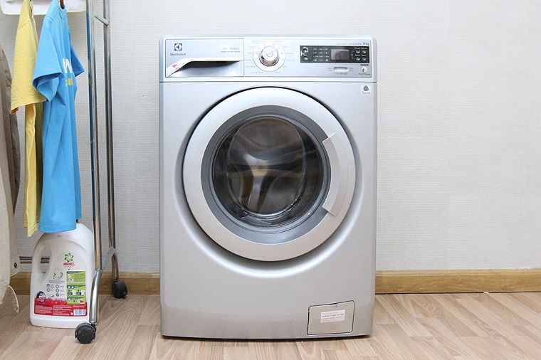 Máy giặt hơi nước Electrolux