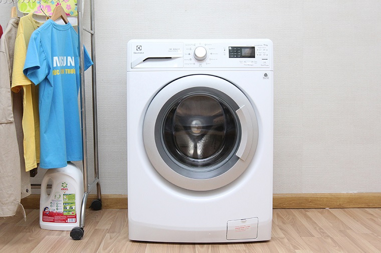 Máy giặt hơi nước Electrolux EWF12942